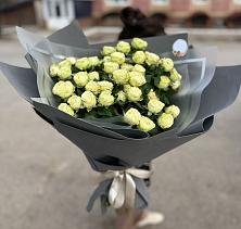 Букет Белые кустовые розы Солинеро в Барышево