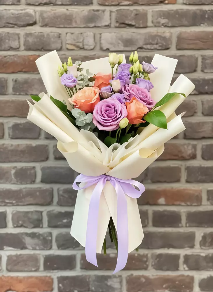 Букет цветов из: Лизиантусы и Розы в Барышево