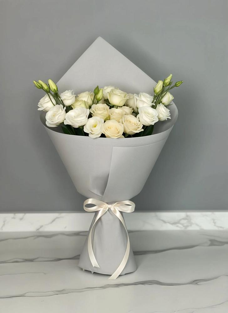 Букет цветов из: Розы и Лизиантусы в Барышево