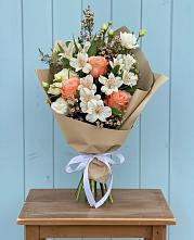 Букет цветов из:  Альстромерии, Лизиантусы, Розы и Хризантемы #REPLACE_PRED# Барышево