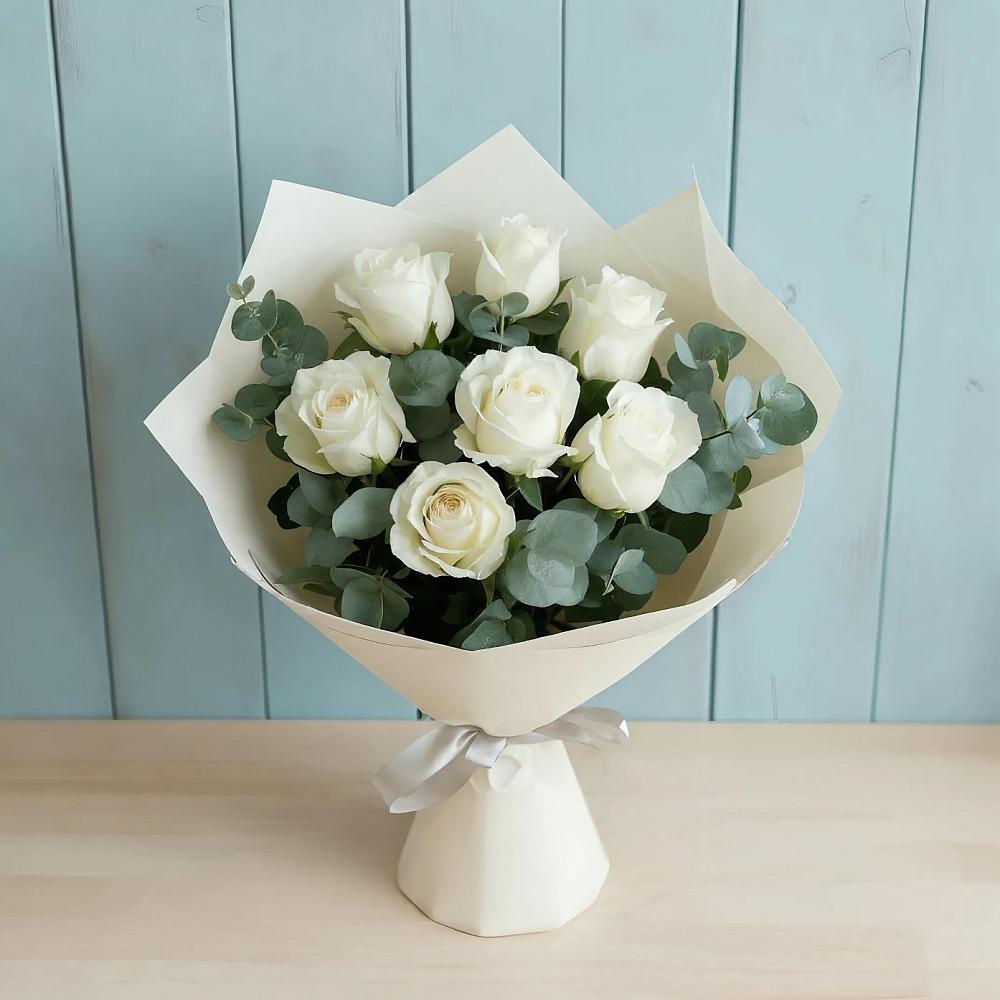 Букет Белые розы в Эвкалипте в Барышево