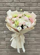 Букет цветов из:  Гвоздики, Розы, Лизиантусы и Хризантемы в Барышево