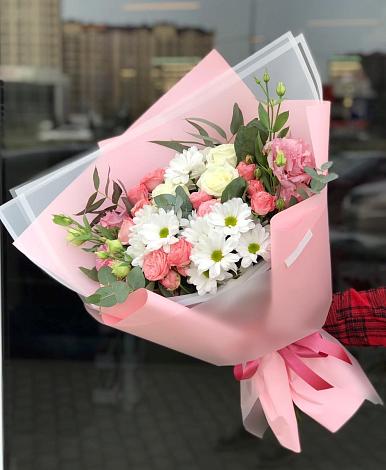 Букет цветов из: Розы, Лизиантусы и Хризантемы в Барышево