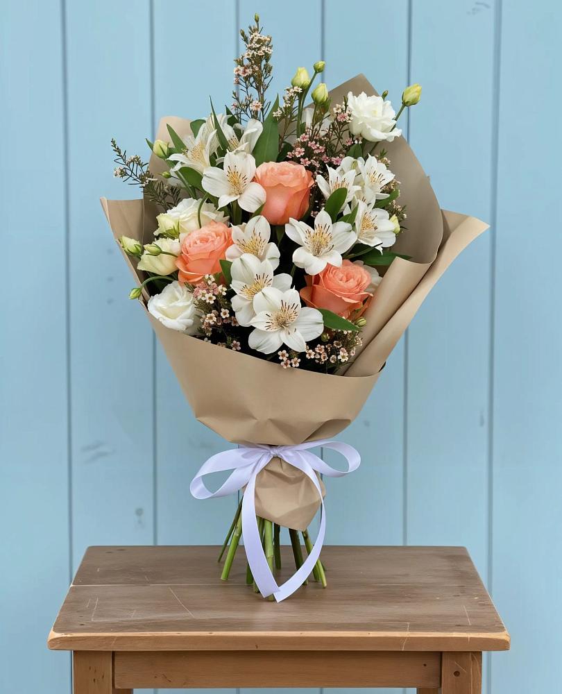 Букет цветов из: Альстромерии, Лизиантусы, Розы и Хризантемы в Барышево